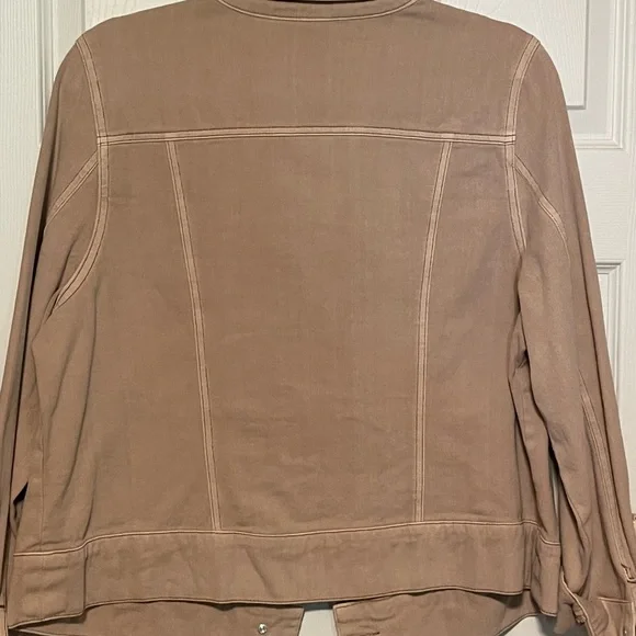 Jacket - Picture 2 of 4